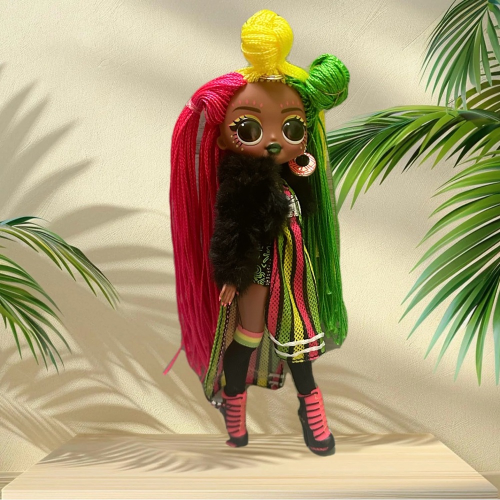 LOL SURPRISE OMG Fashion Doll with Pink/Yellow/Green color hair
